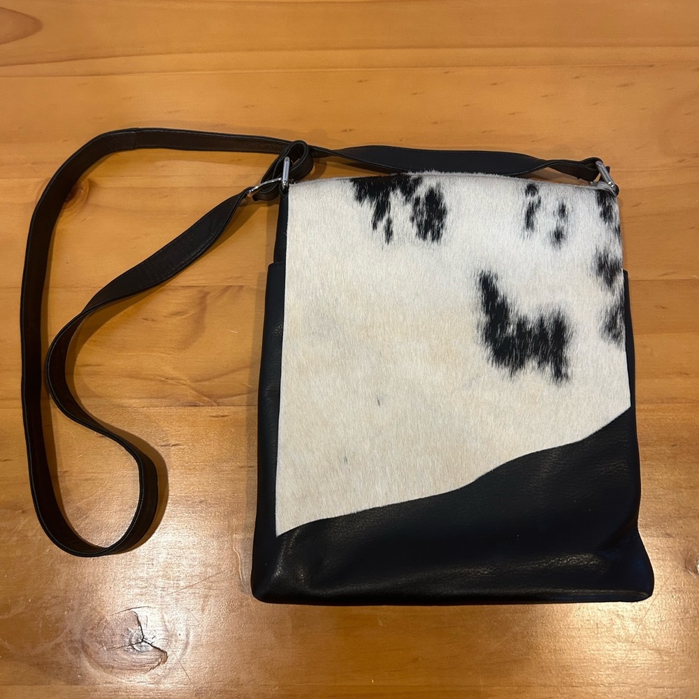 ili New York Genuine Leather Crossbody Bag Black with White and Black Fur